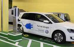 Polnilna postaja 2x22kW in VW e-Golf